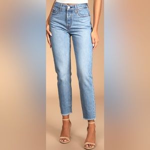 Wedgie Straight Medium Wash High-Rise Distressed Cropped Jeans - Size 25 - NWOT